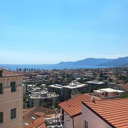 Casa Petra - Appartamento Vista Mare Citta Vecchia Bordighera Exterior foto