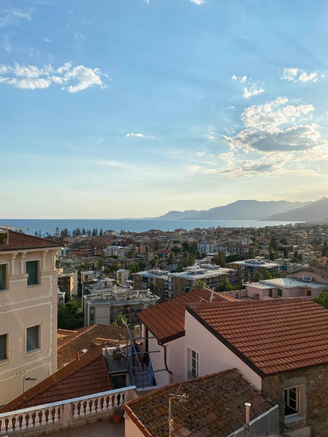 Casa Petra - Appartamento Vista Mare Citta Vecchia Bordighera Exterior foto